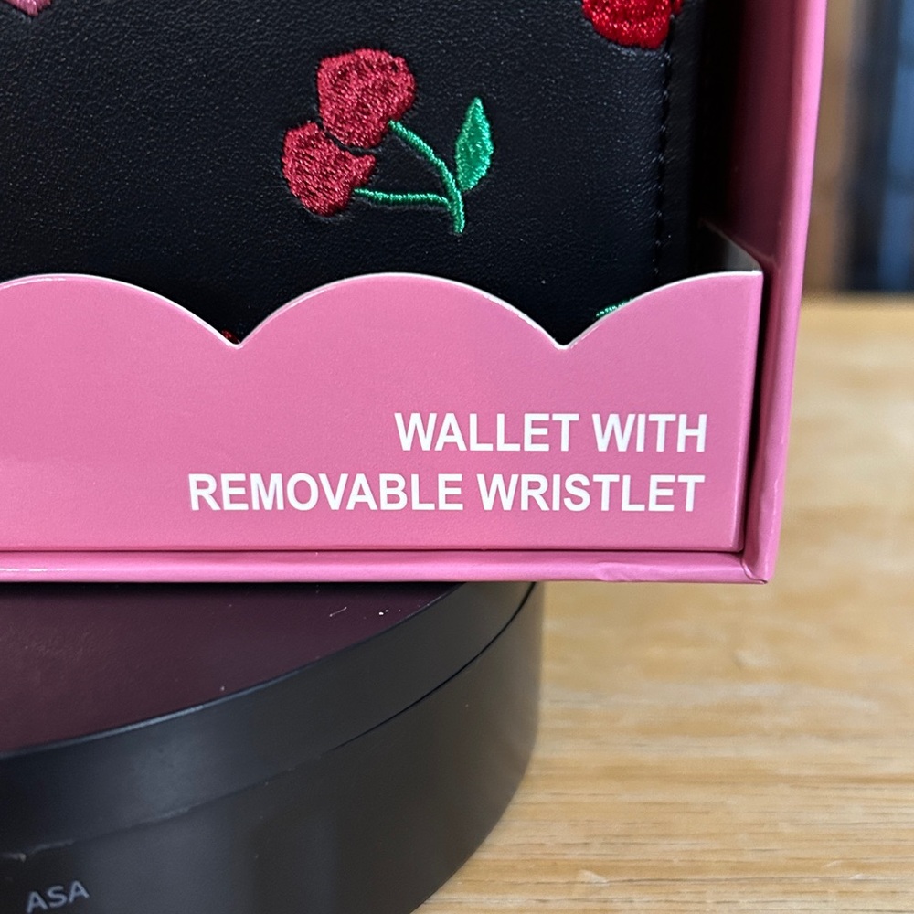 BETSEY JOHNSON WALLET W/REMOVABLE WRISTLET! HANDCRAFTED “CHERRY BOMB” CHARM! NWT - Picture 5 of 7